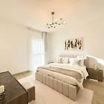 Vibrant 2Br Lake View Withpool&Gym Access 430B1