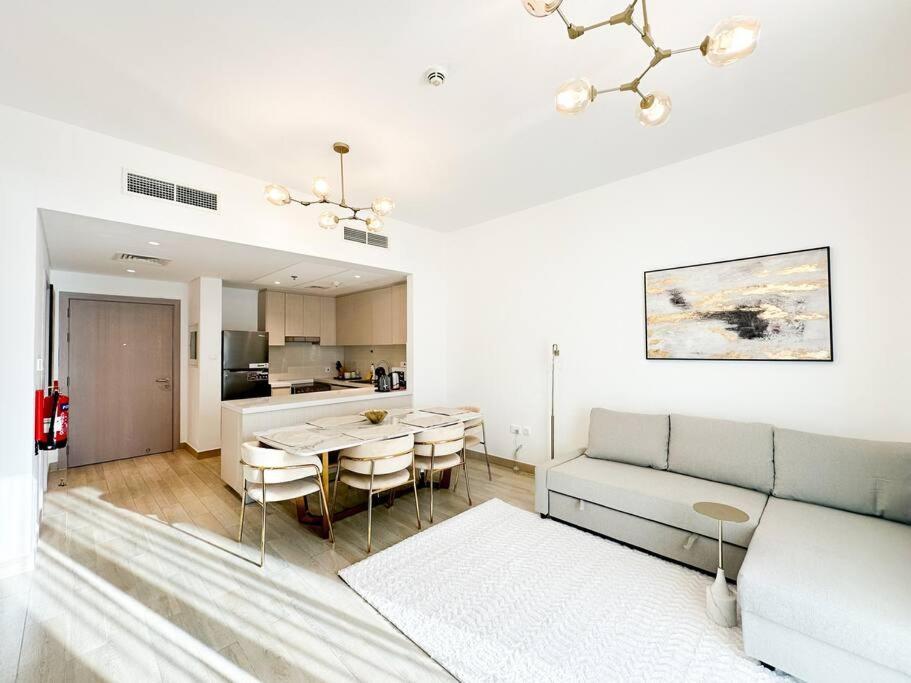 Vibrant 2br View Withpool&gym Access 430b1 *